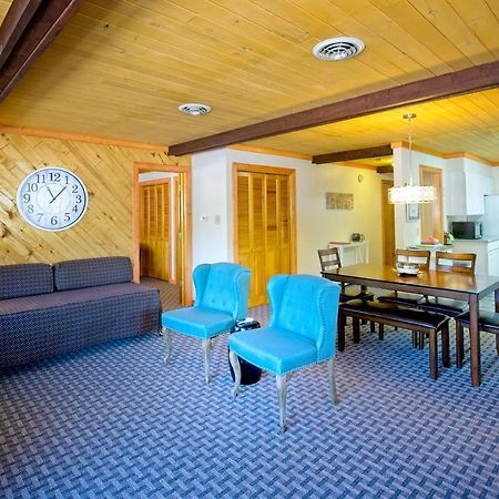 Sitzmark Sports Lodge Red River Bagian luar foto