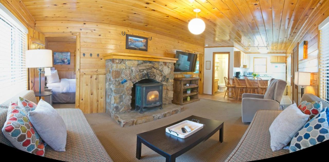Sitzmark Sports Lodge Red River Bagian luar foto
