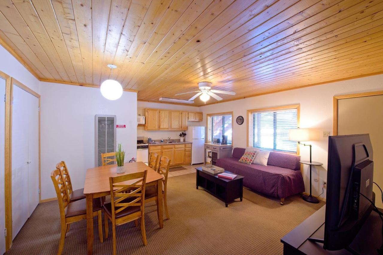 Sitzmark Sports Lodge Red River Bagian luar foto