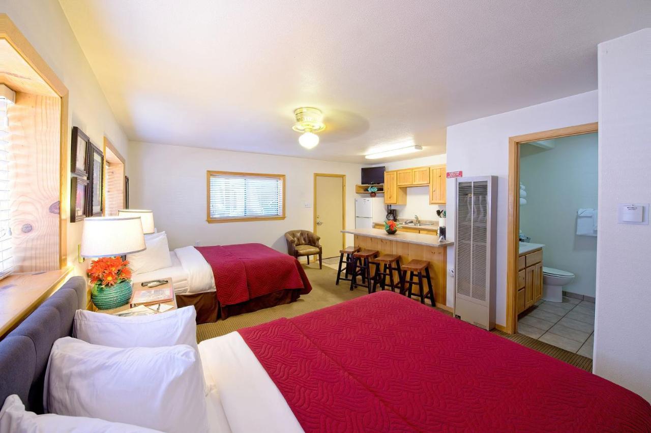 Sitzmark Sports Lodge Red River Bagian luar foto