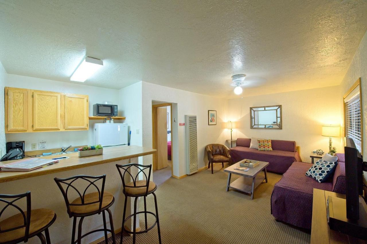 Sitzmark Sports Lodge Red River Bagian luar foto