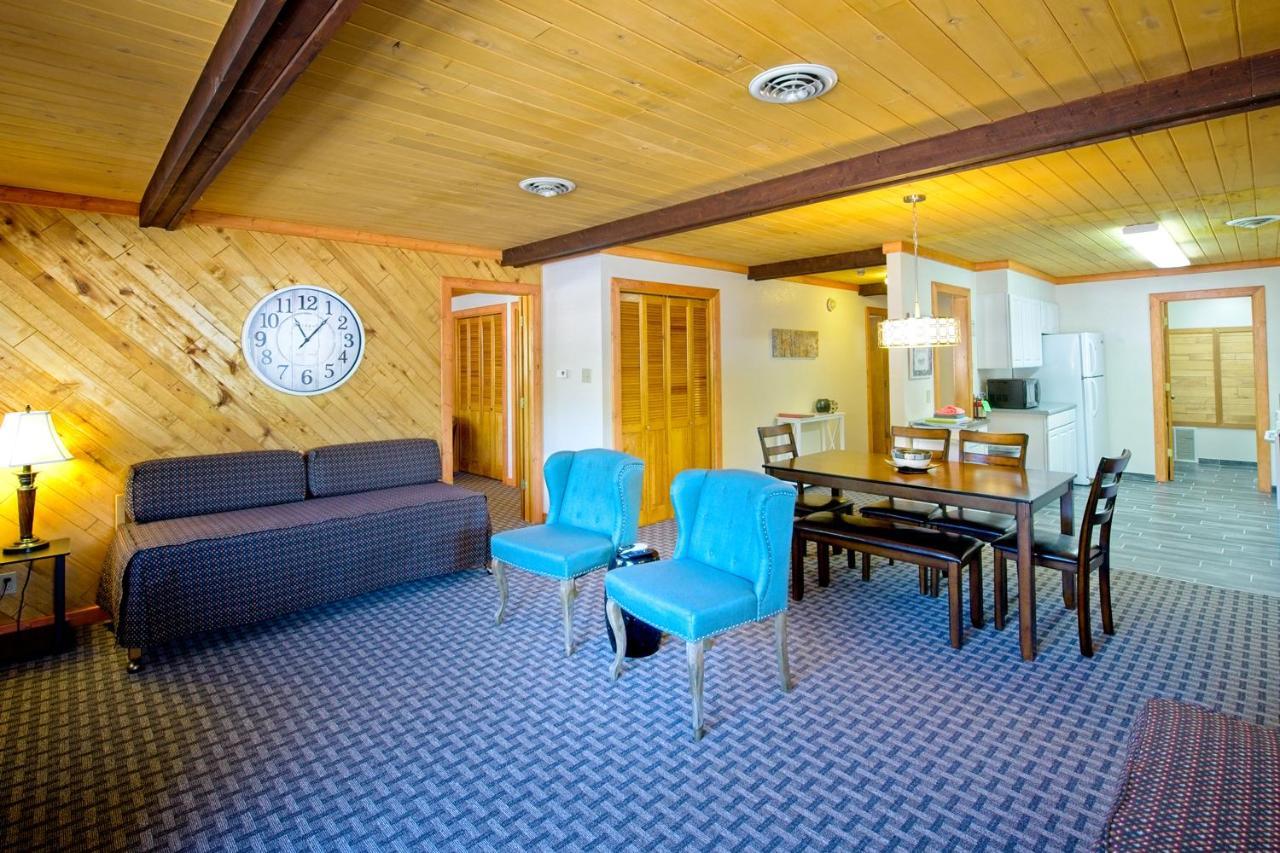 Sitzmark Sports Lodge Red River Bagian luar foto