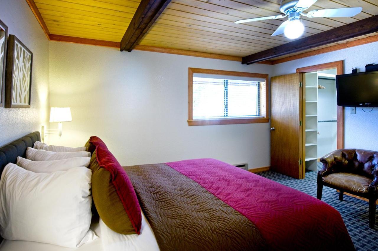 Sitzmark Sports Lodge Red River Bagian luar foto