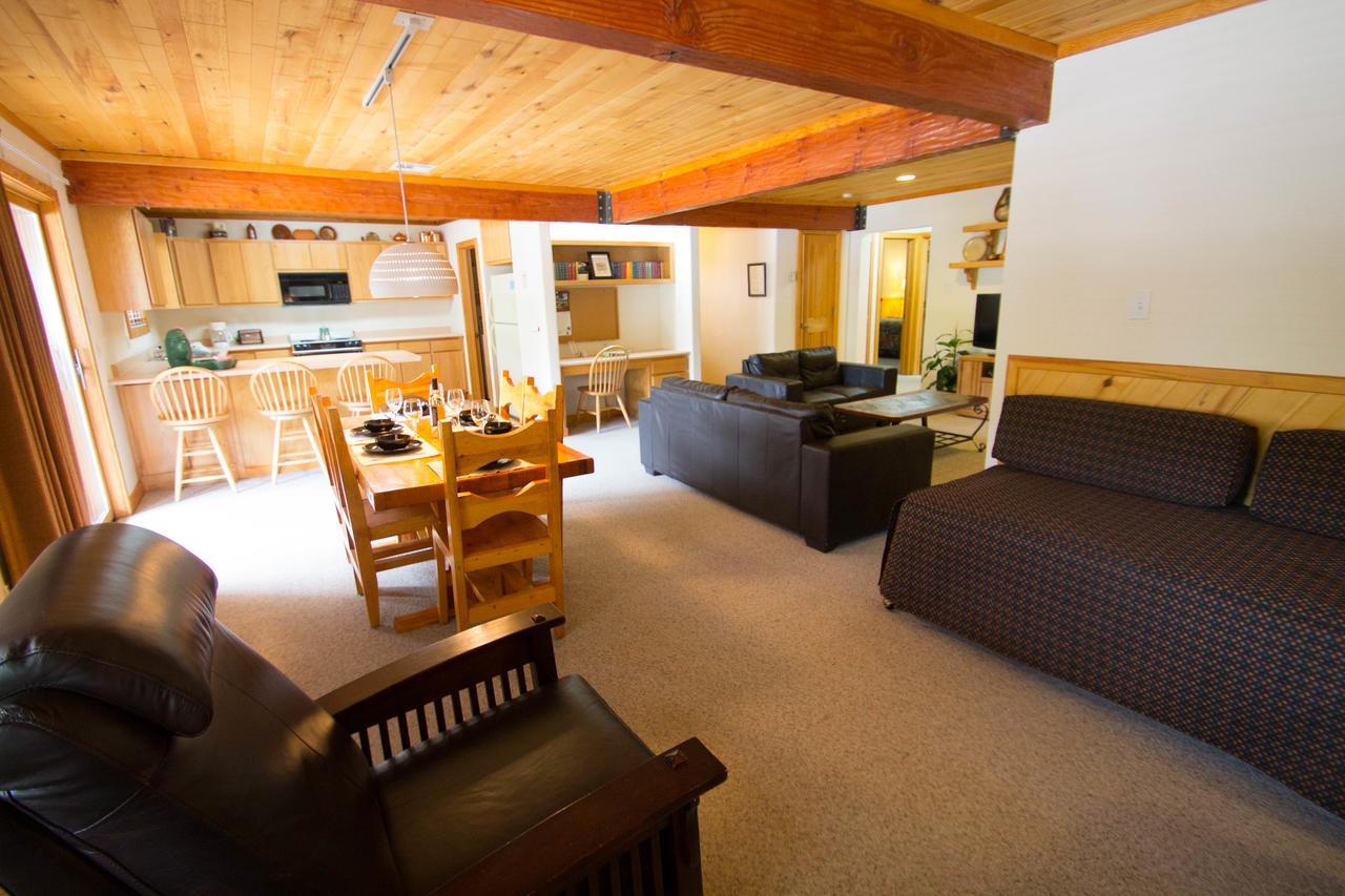 Sitzmark Sports Lodge Red River Bagian luar foto