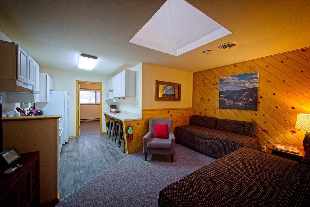 Sitzmark Sports Lodge Red River Bagian luar foto